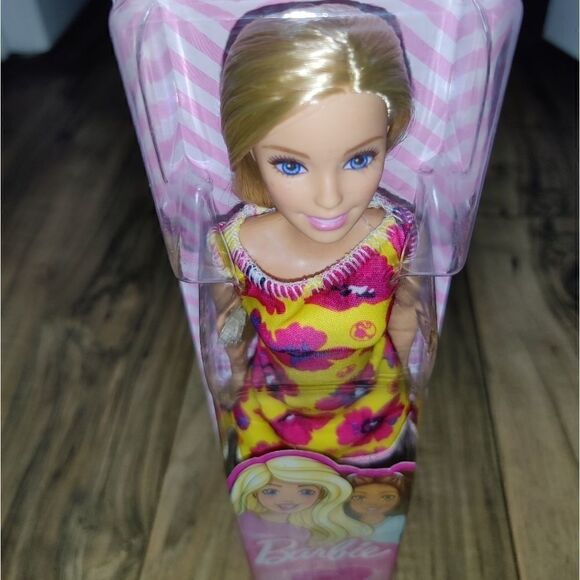 Barbie Doll with Blonde Hair Yellow Short Floral Dresses & High Heels - Picture 7 of 8
